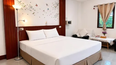 Deluxe tweepersoonskamer met balkon — Rabbit Mansion Patong Hotel