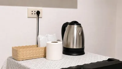 Deluxe kamer met twee aparte bedden en balkon — Rabbit Mansion Patong Hotel